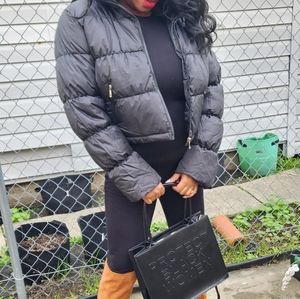 Cropped black puffer jacket